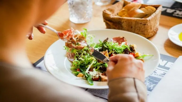 1日1食ダイエットって痩せない 1ヶ月で効果を出すやり方を紹介 ミュウズ Cafe